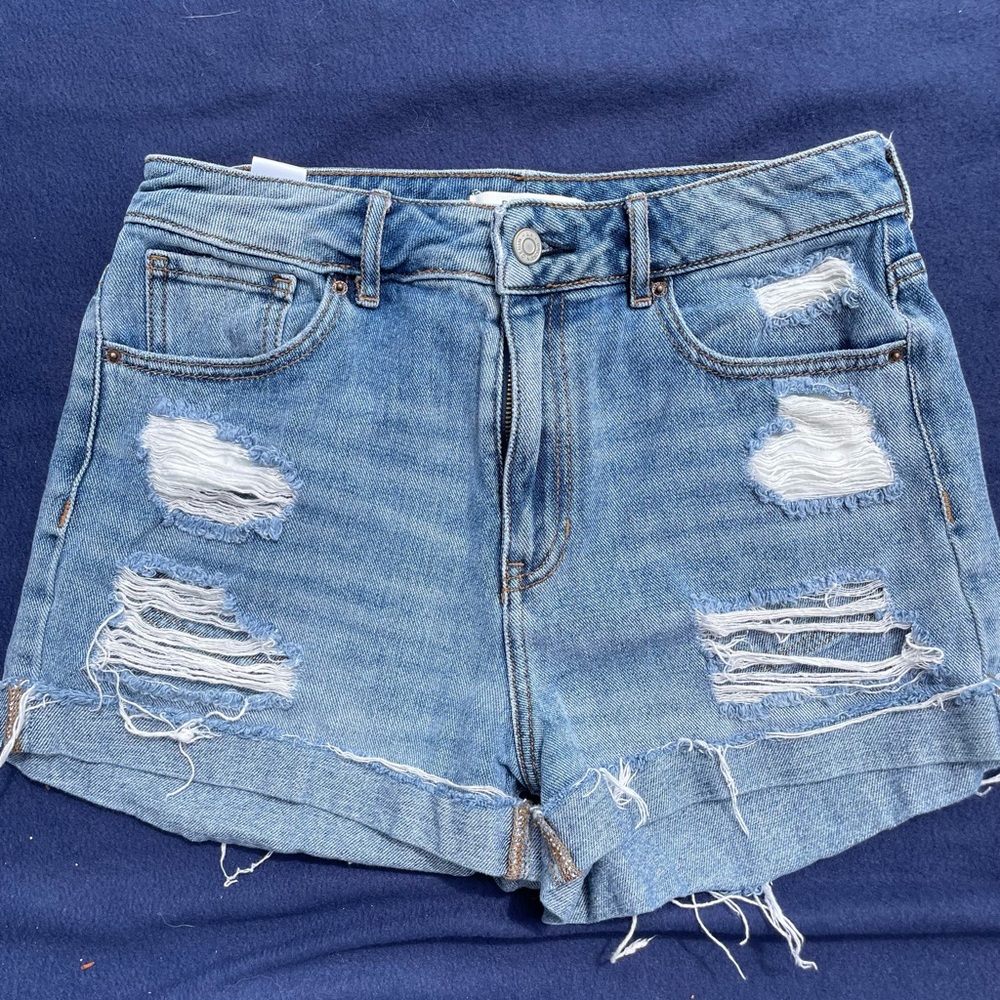 Pacsun ripped jean shorts size 28